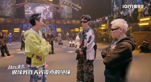 ”拿下代言网友：好歹毒的商战！AG真人地址黄子韬靠“黑眼圈(图19)